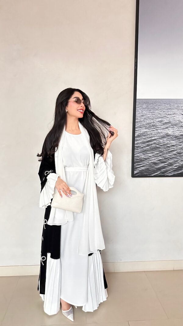 121 black&white abaya - Image 4